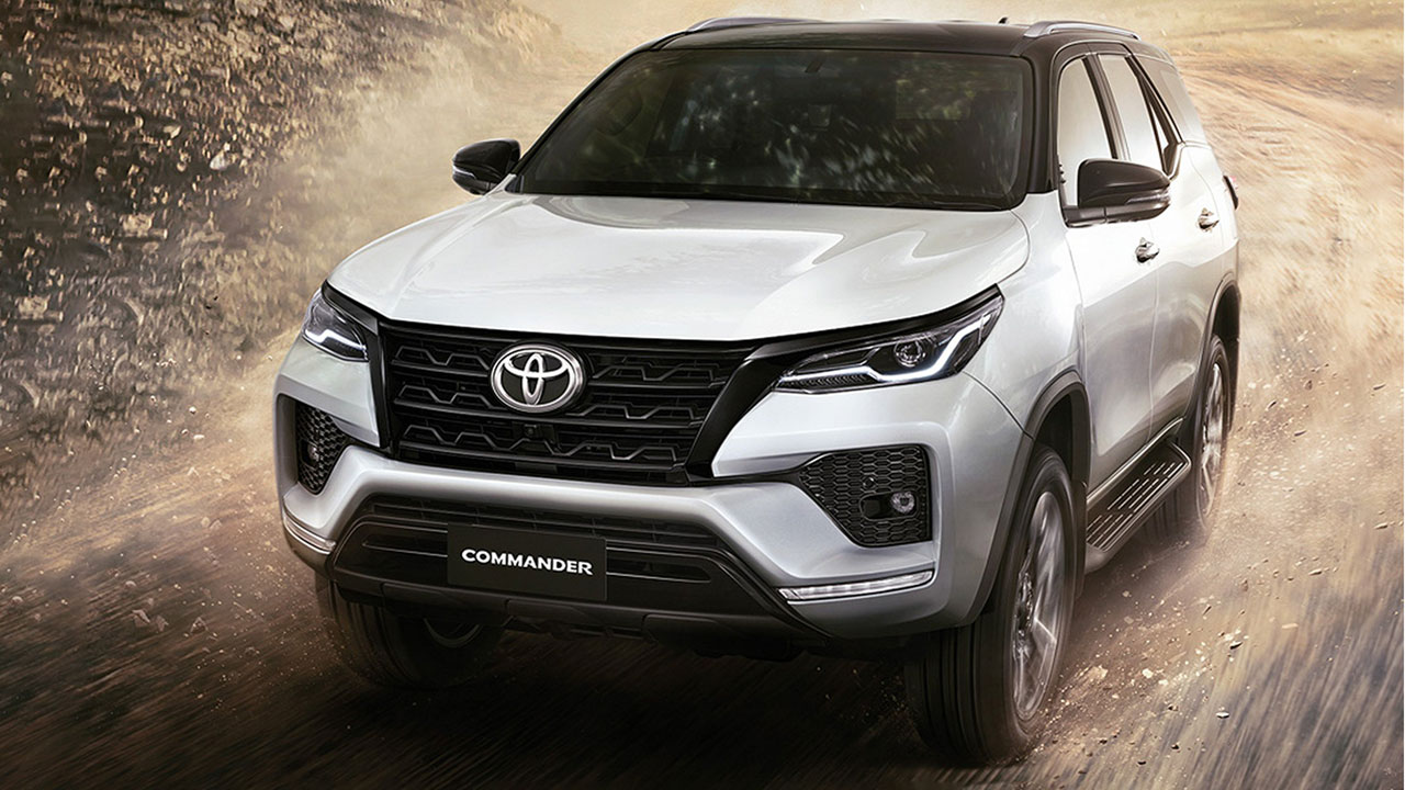 Toyota Fortuner Commander 2022.