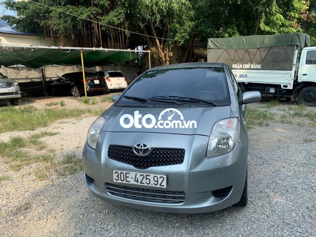 Cần bán lại xe Toyota Yaris MT năm sản xuất 2009, màu bạc, nhập khẩu