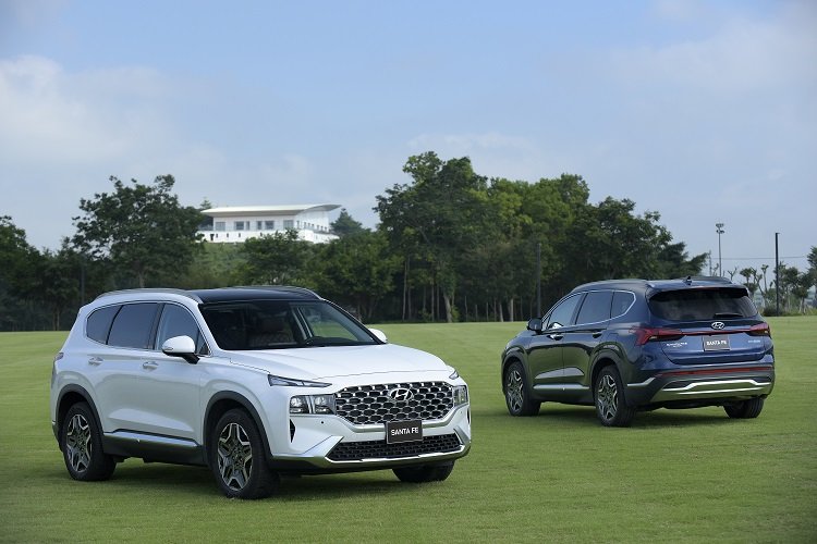 Hyundai SantaFe bán kèm "lạc" từ 50 đến 100 triệu đồng Hyundai SantaFe bán kèm "lạc" từ 50 đến 100 triệu đồng 1