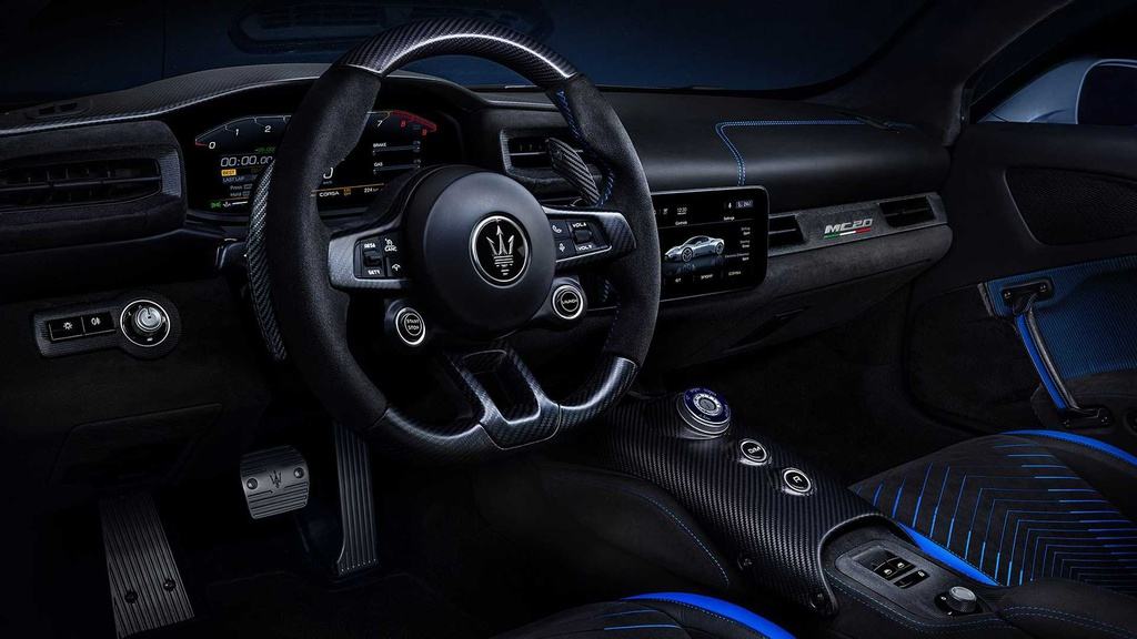 Nội thất Maserati MC20 2022.