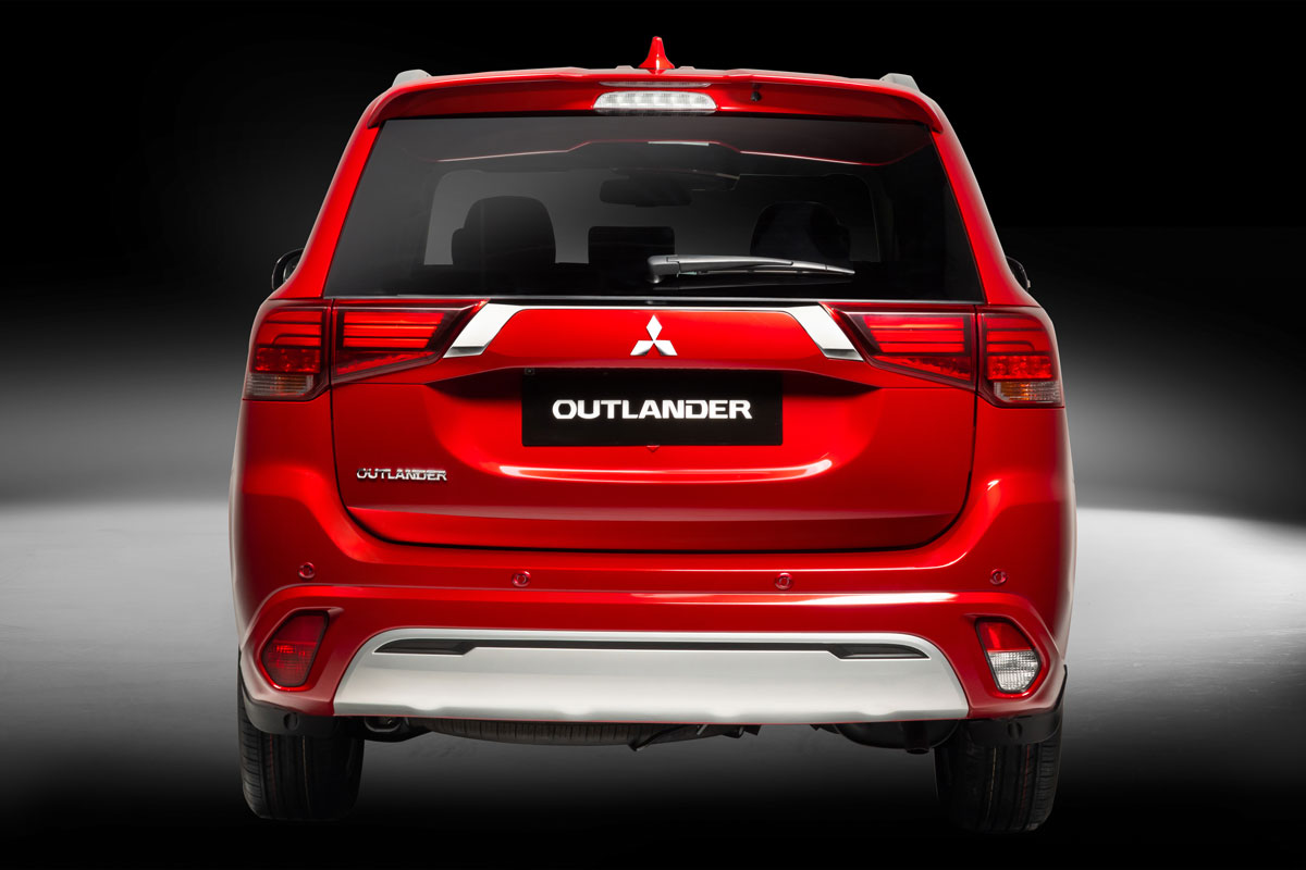 Đuôi xe Mitsubishi Outlander 2022.