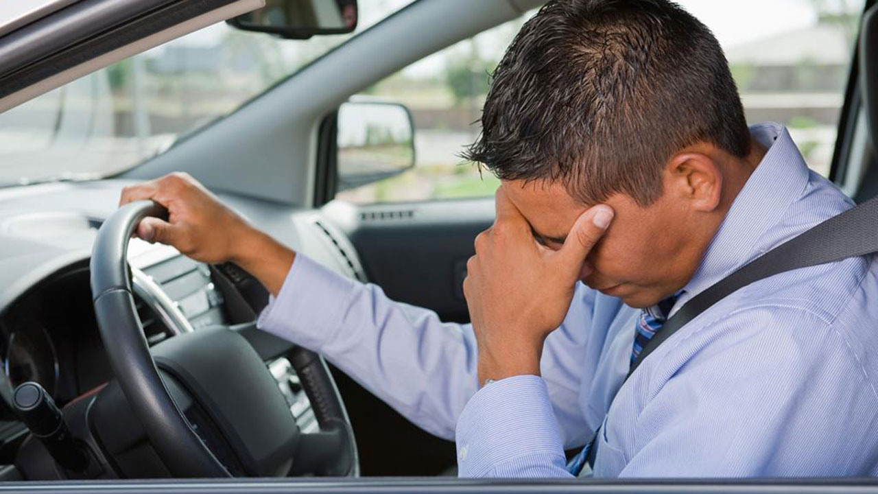 Lái xe có thể gây căng thẳng.