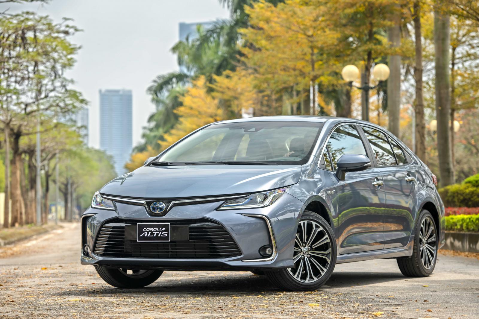 Giá lăn bánh Toyota Corolla Altis 2022.