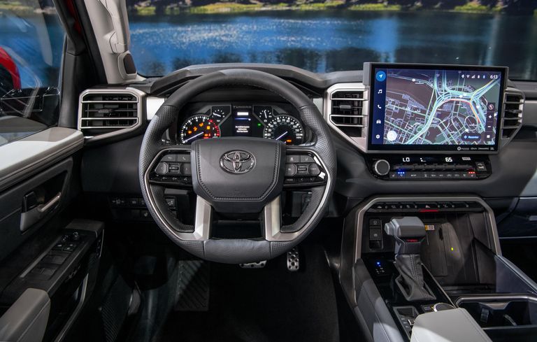 vô-lăng xe Toyota Tundra 2022.