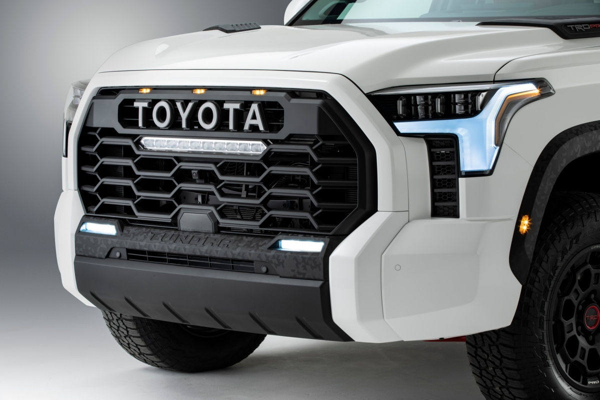 tản nhiệt xe Toyota Tundra 2022