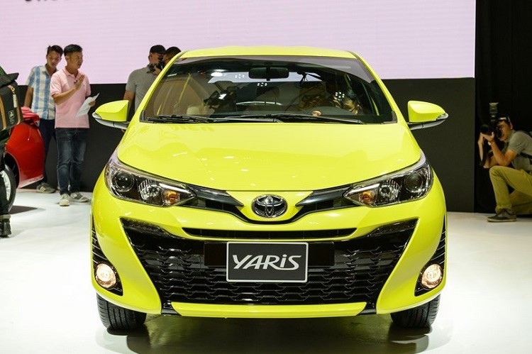 Xe Toyota Yaris 2019 màu vàng chanh 1