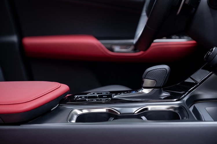 bảng điều khiển trung tâm xe Lexus NX 350.