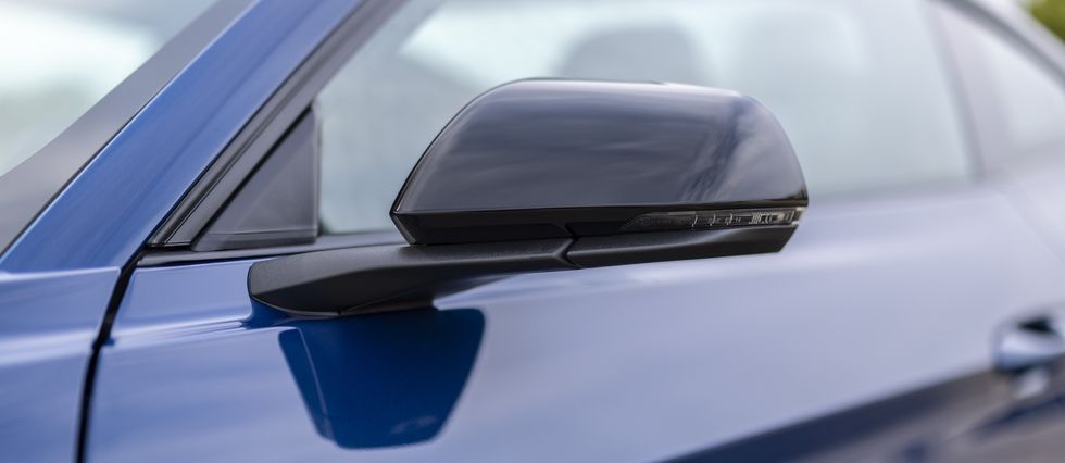 gương chiếu hậu xe Ford Mustang 2022
