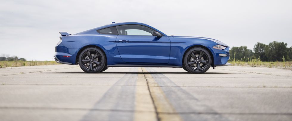 thân xe Ford Mustang 2022.1.
