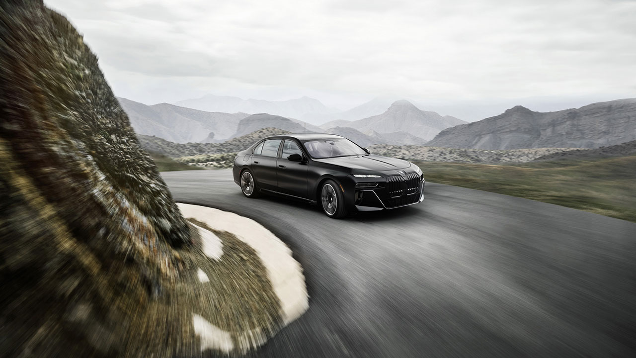BMW 7-Series thế hệ mới, có biến thể EV, màn hình giải trí siêu lớn cho hành khách phía sau