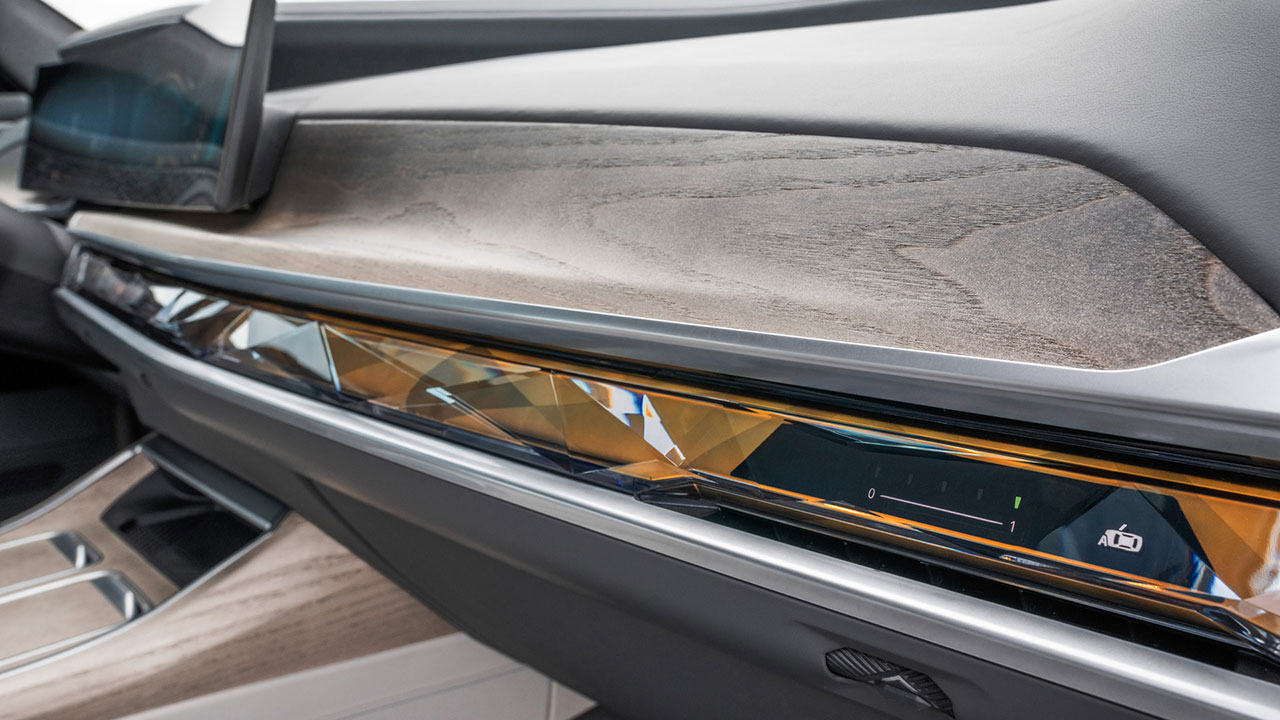 BMW 7-Series thế hệ mới, có biến thể EV, màn hình giải trí siêu lớn cho hành khách phía sau