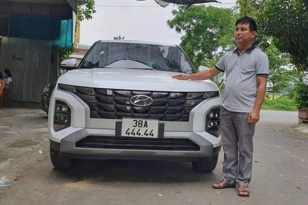 Hyundai Creta màu trắng trúng biển ngũ quý 4 gây xôn xao cộng đồng mạng thời gian qua 1