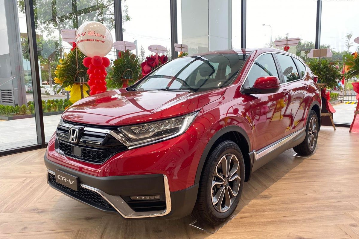 Honda CR-V tiếp tục nhận ưu đãi gần 300 triệu tại đại lý trong tháng 5.