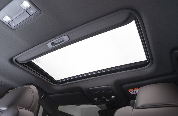 Cửa sổ trời đã xuất hiện trên Mazda CX-8 2022.