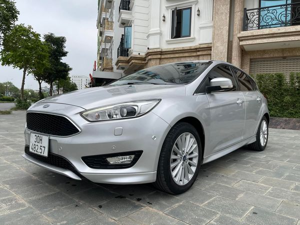 Đánh giá xe Ford Focus 15L EcoBoost Titanium 2016