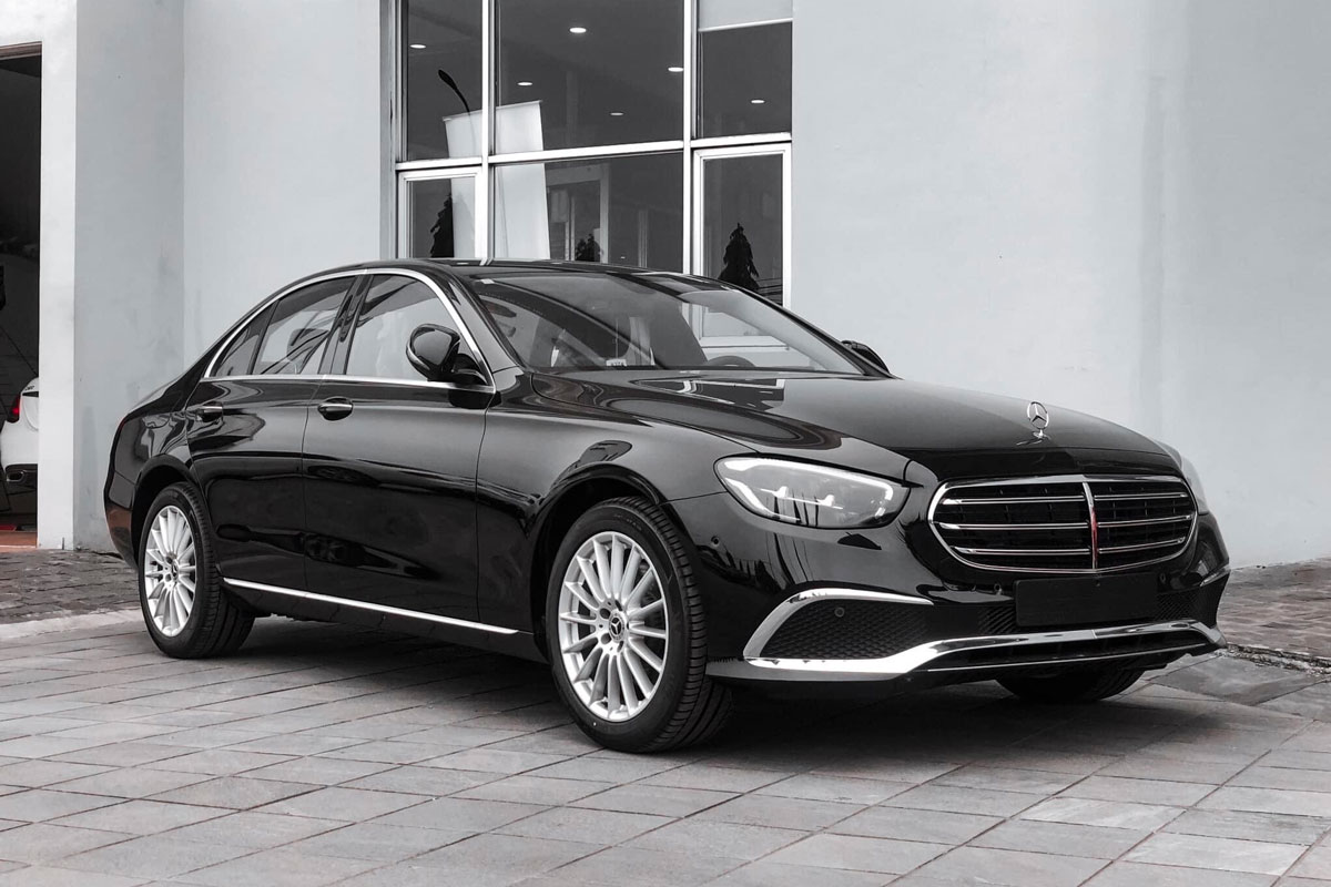 Mercedes-Benz E-Class 2022 tại Việt Nam thêm nhiều trang bị hấp dẫn, tăng giá bán.