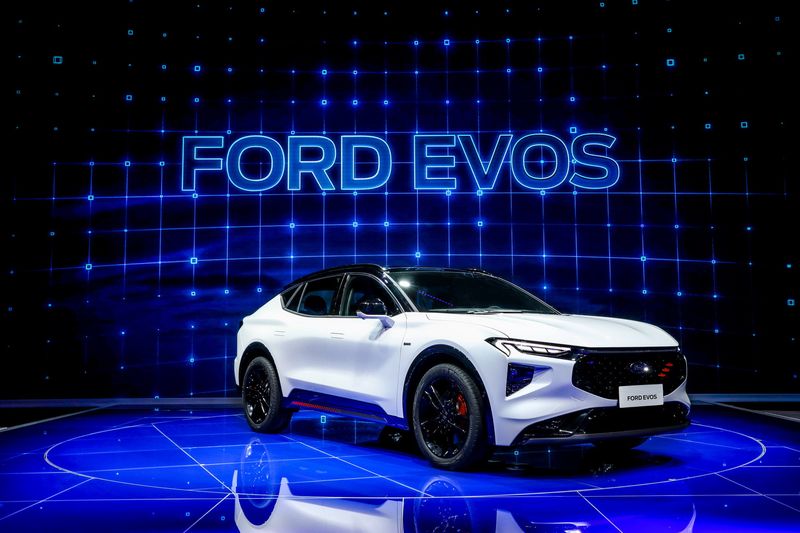 Giá xe Ford Evos 2022.