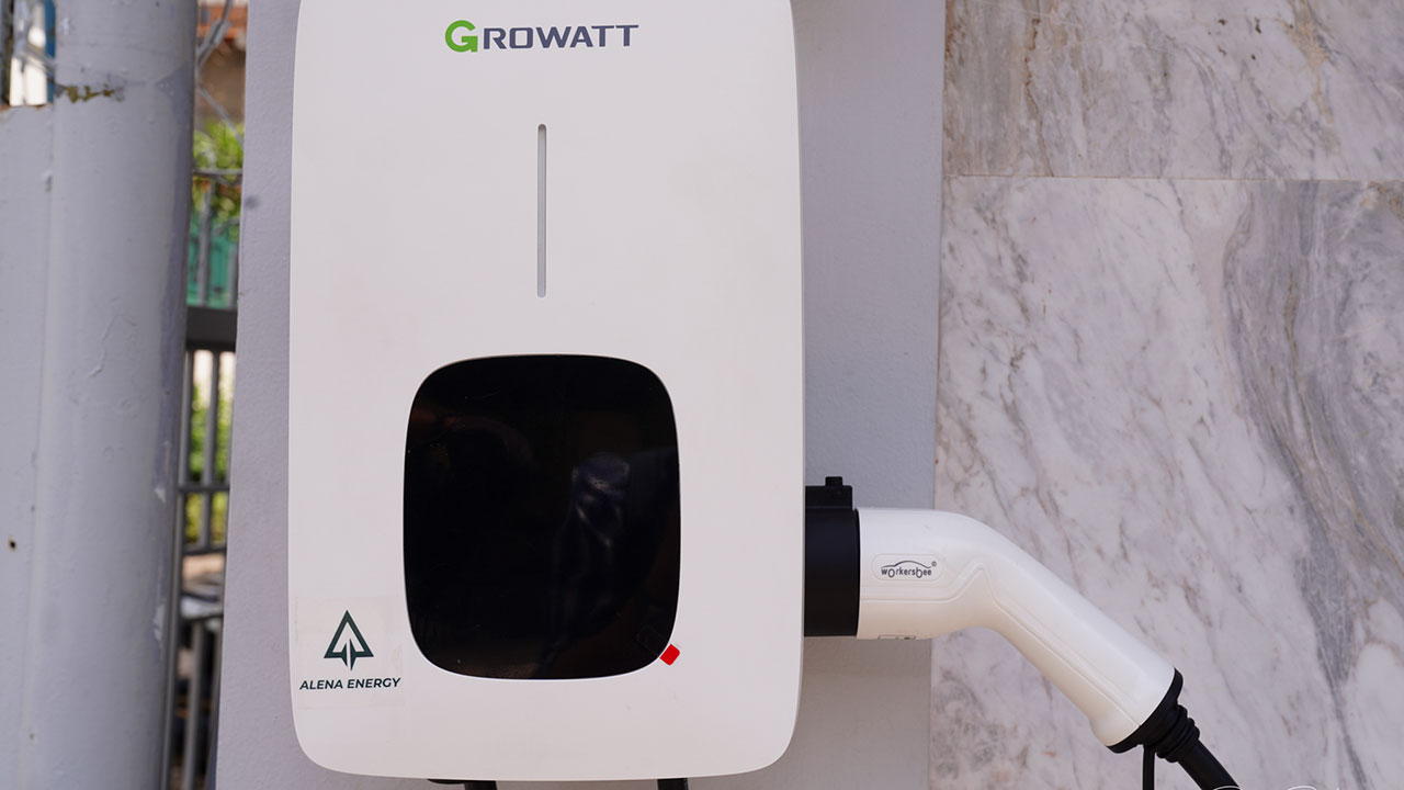 Máy sạc dành cho ô-tô điện Thor - Growatt 07AS-P.