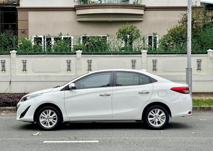 Toyota Vios đang là mẫu xe được quan tâm nhất tại thị trường xe cũ. Toyota Vios đang là mẫu xe được quan tâm nhất tại thị trường xe cũ. 1