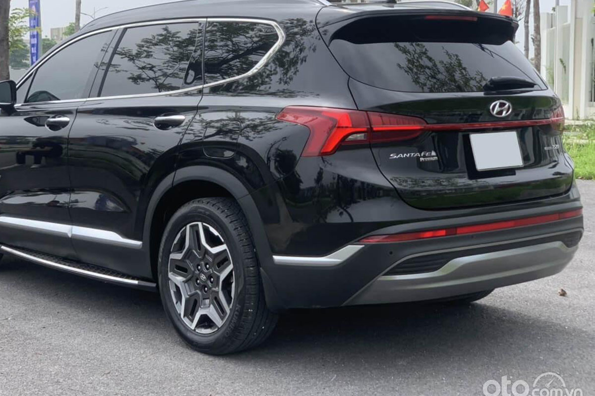 đèn hậu xe Hyundai SantaFe 2021 cũ