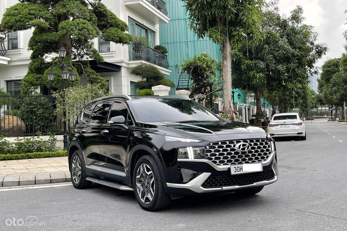 Hyundai SantaFe đời 2021 cũ.