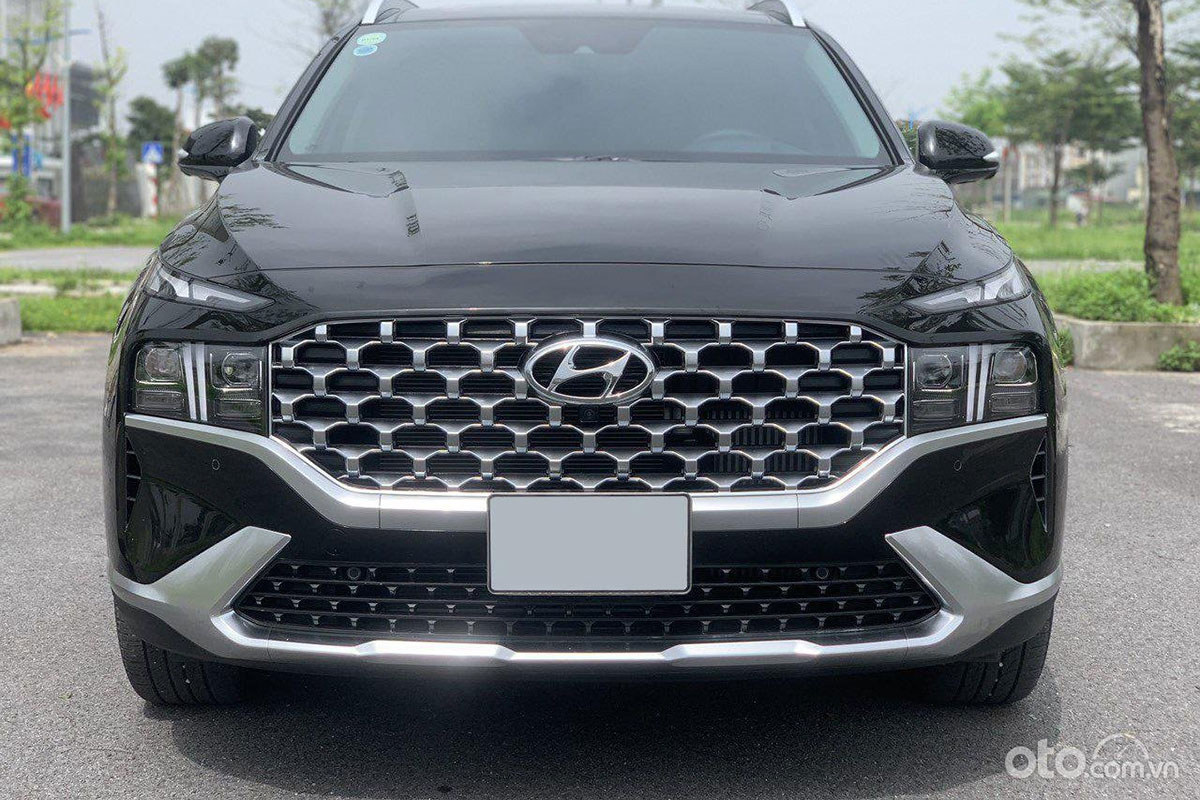 đầu xe Hyundai SantaFe 2021 cũ.