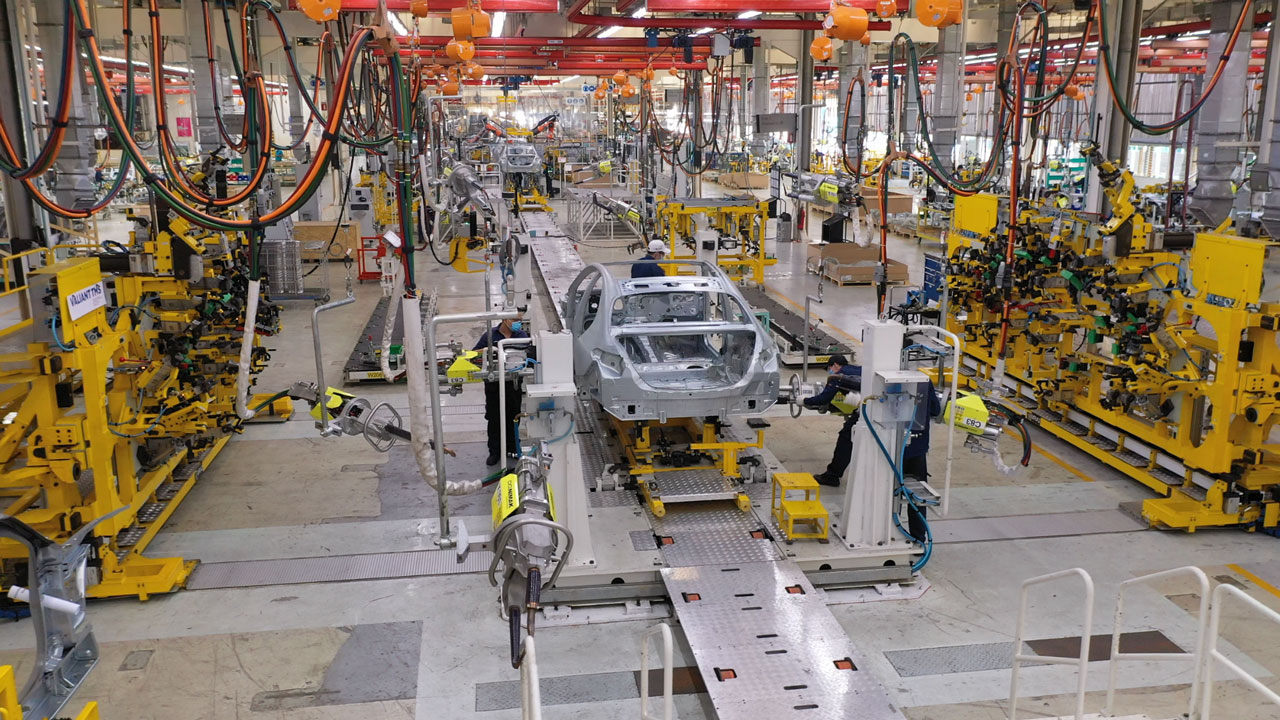 Mercedes-Benz đầu tư 6 công nghệ hiện đại vào nhà máy tại Việt Nam