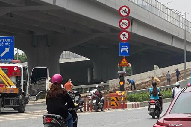 Hà Nội truy tìm xe tải làm rơi bùn đất xuống đường, tài xế đối diện mức phạt bao nhiêu? 1