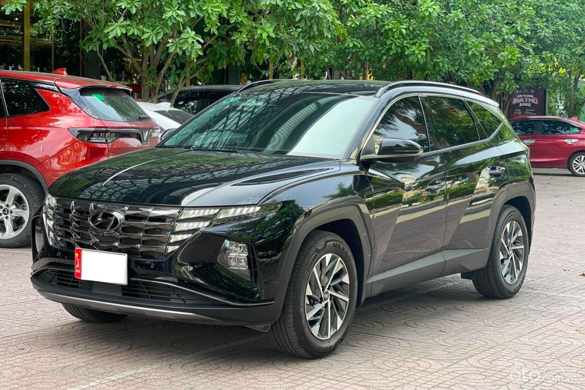 Hyundai Tucson 2022 chạy lướt rao bán giá cao 