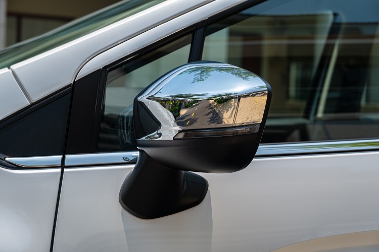 Gương chiếu hậu ngoài của xe Mitsubishi Xpander 2022.