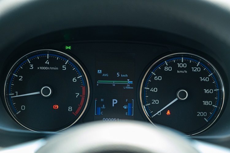 Đồng hồ hiển thị thông tin xe Mitsubishi Xpander 2022.