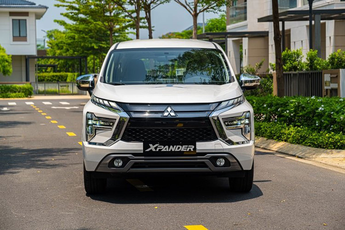 So sánh Xpander AT Premium và Veloz Cross CVT về động cơ.