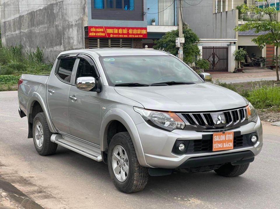 Mua bán Mitsubishi Triton 4x2 AT Mivec 2017 giá 500 triệu - 22517389