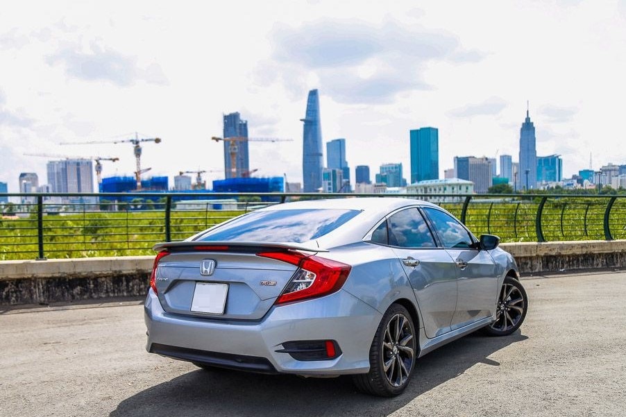 Honda Civc gây bất ngờ với màn tăng tốc ấn tượng, từ 177 xe 1