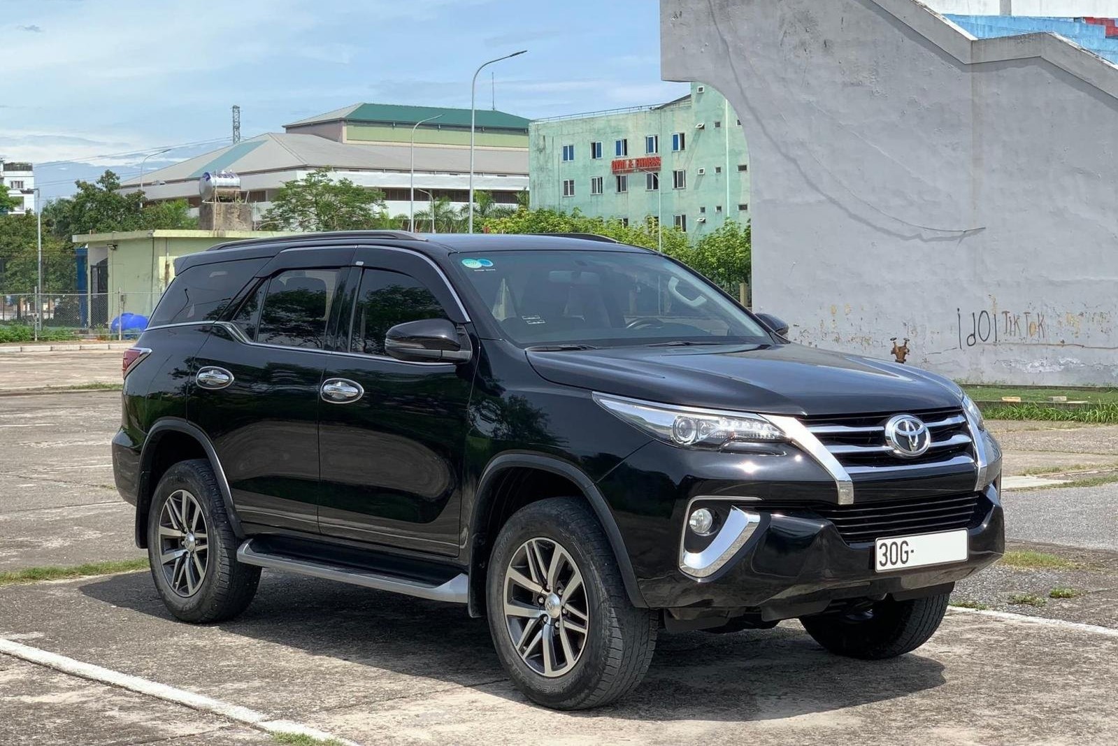Toyota Forturner đang chứng minh sức hút mãnh liệt trong nhóm xe SUV 7 chỗ. 1