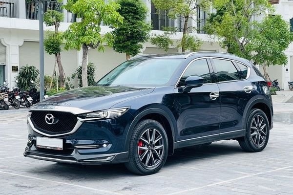 Dù không phải thế hệ mới nhất nhưng Mazda CX-5 sở hữu kiểu dáng trẻ trung, hiện đại. 1