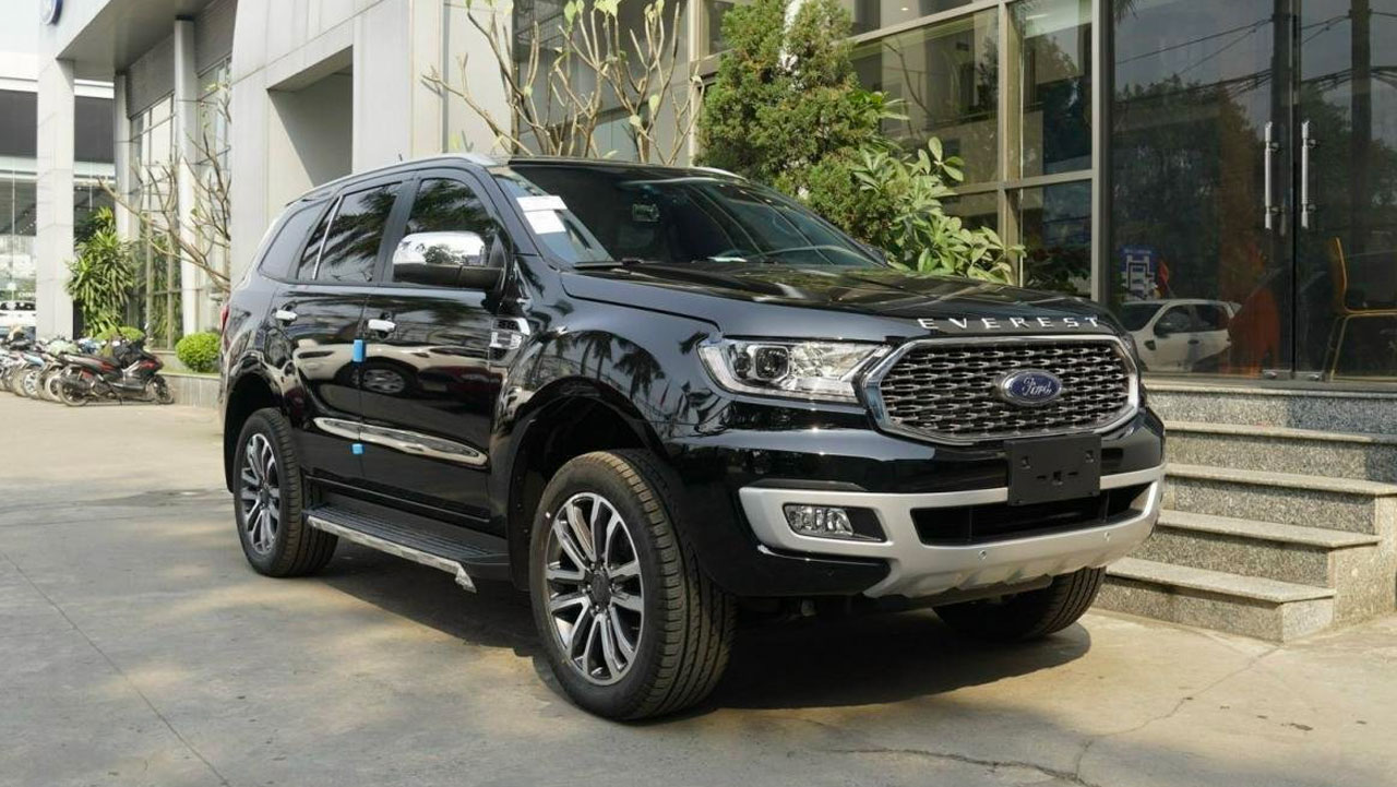 Trước thềm ra mắt thế hệ mới, đại lý dọn kho Ford Everest bản cũ, giảm giá cả trăm triệu 