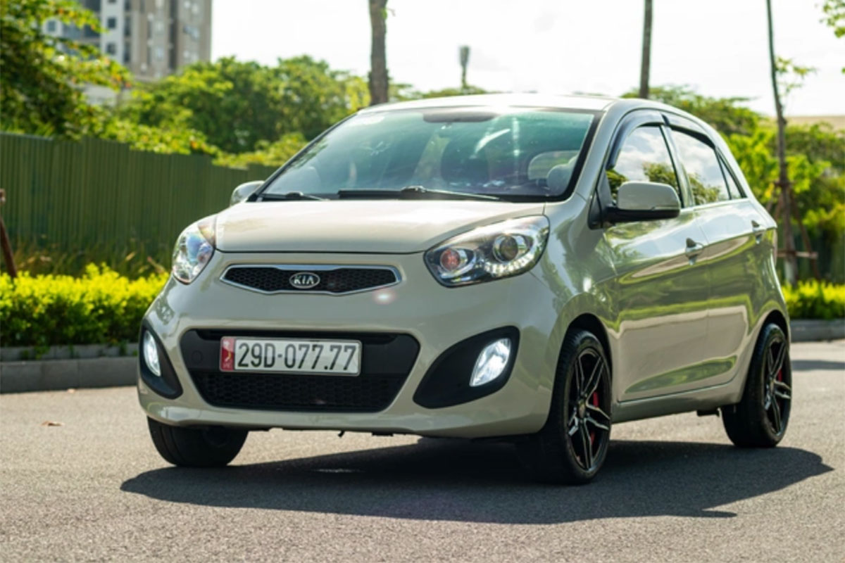 KIA Morning 2012 "chạy chán bán vẫn lời" nhờ đeo biển "tứ thất".