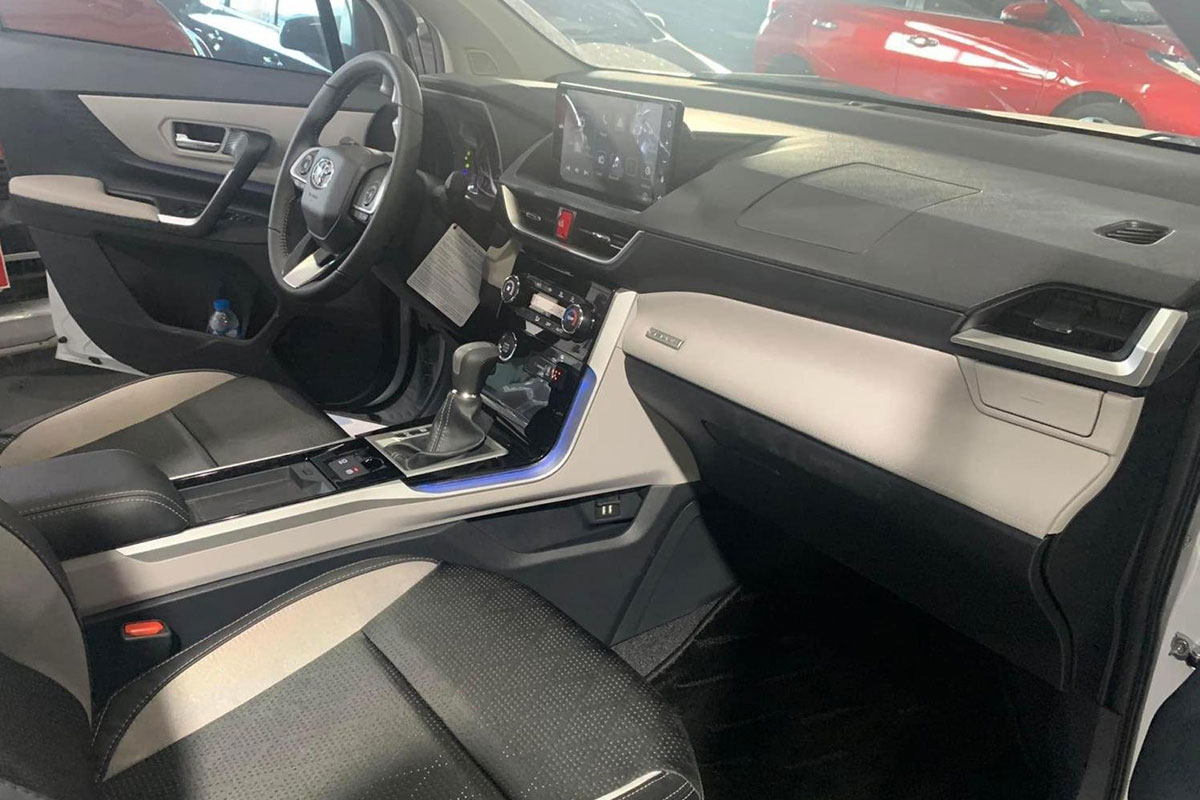 Nội thất Toyota Veloz Cross CVT Top siêu lướt1.