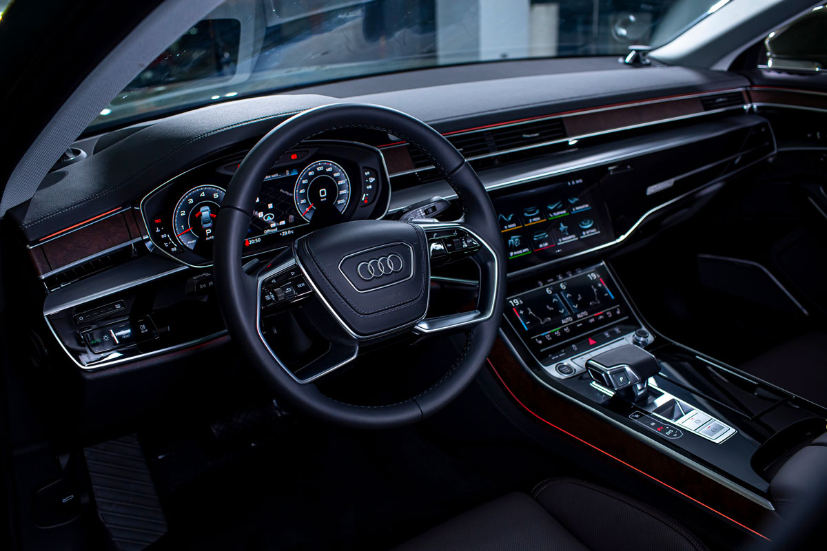 Audi A8L mang tới cho người dùng cảm giác sang trọng, cao cấp hàng đầu