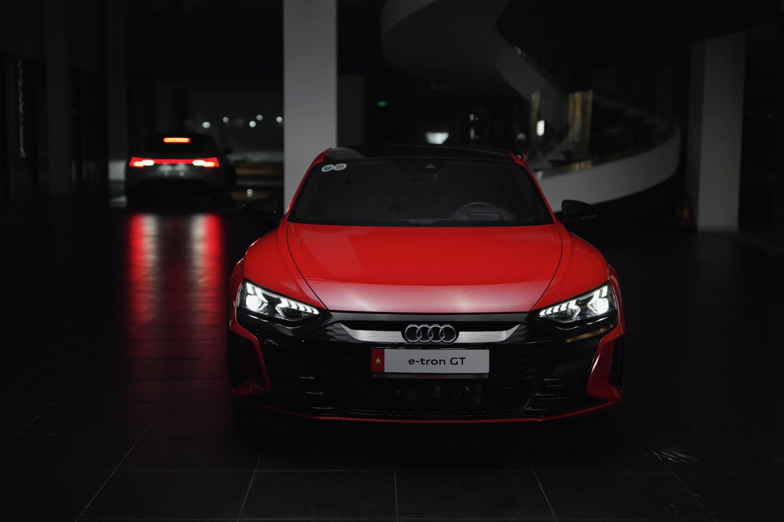 Audi e-tron GT 2022 sở hữu loạt công nghệ an toàn bậc nhất.