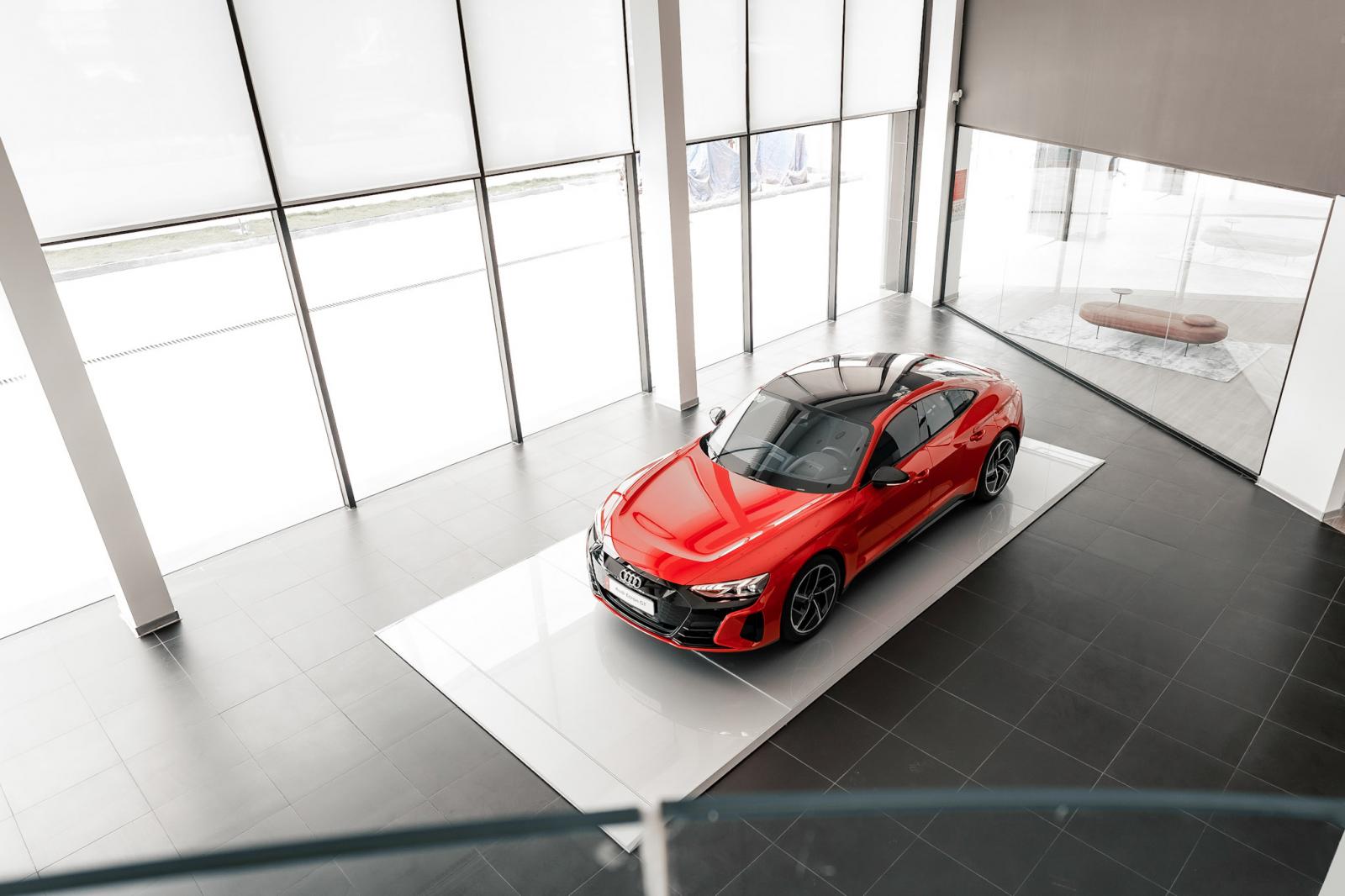 Audi e-tron GT 2022 sẽ là lựa chọn đầy thú vị cho khách hàng Việt.