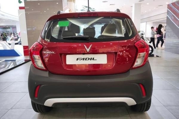 VinFast Fadil từng có hiện tượng rỉ bùn ở cản sau 1
