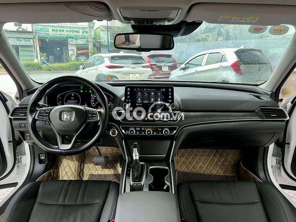 Honda Accord 2020 cũ.