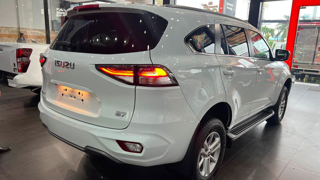 Bản Isuzu mu-X B7 MT 4x2 chạy dịch vụ cũng cho mức tiêu hao nhiên liệu khá tiết kiệm.