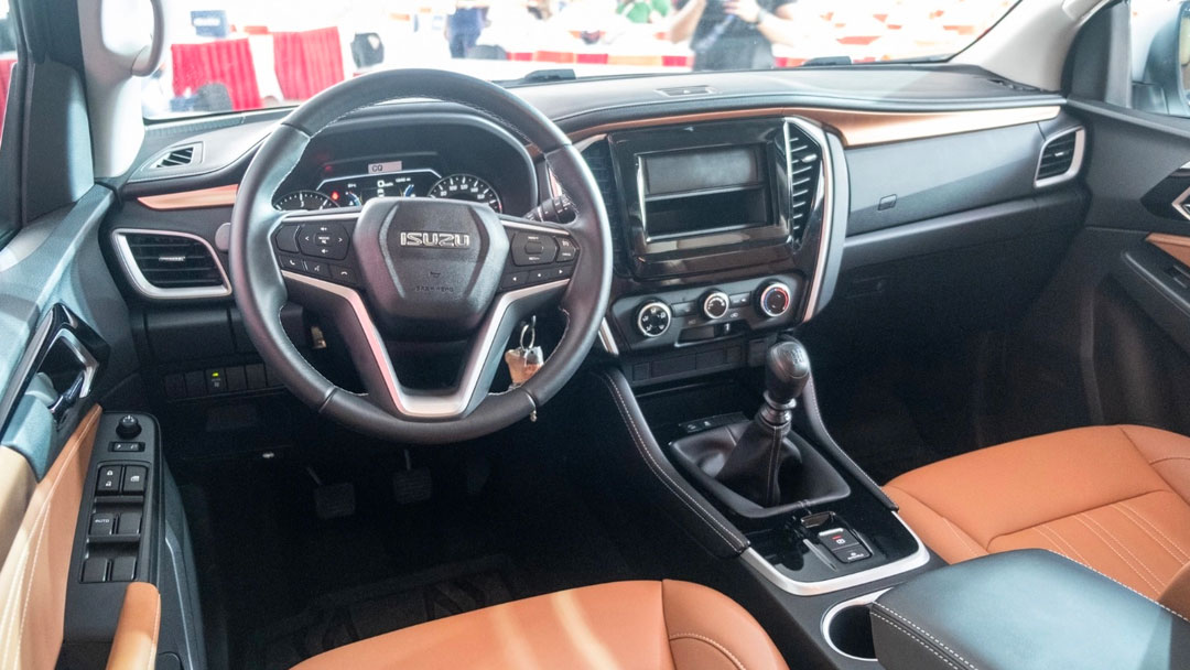 Thiết kế Isuzu mu-X B7 4x2 MT