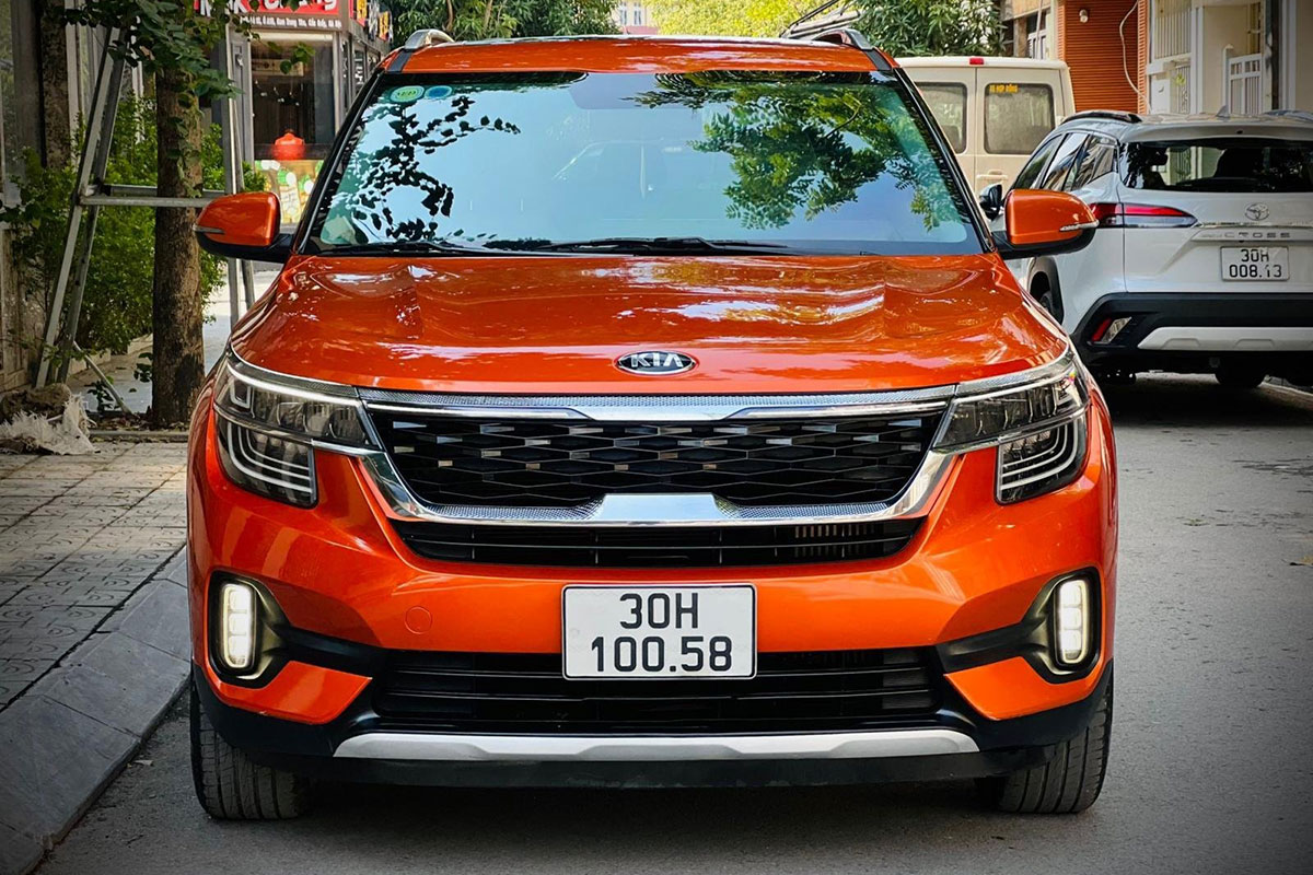 đầu xe KIA Seltos 1.6 Premium cũ đời 2021.