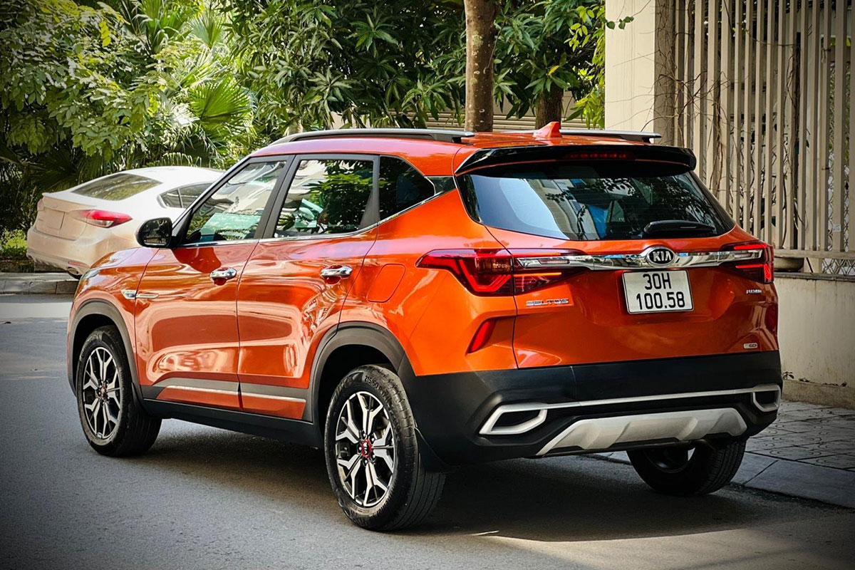 hông xe KIA Seltos 1.6 Premium cũ đời 2021.