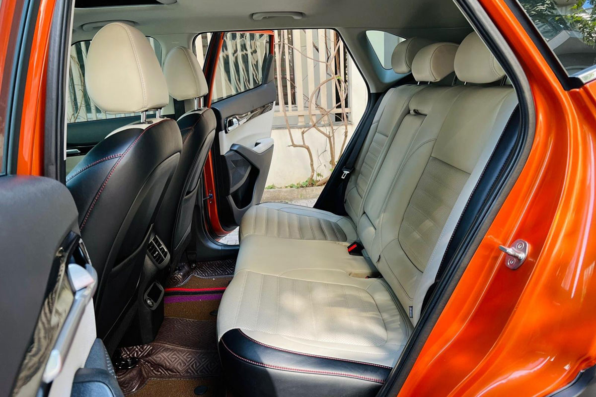  hàng ghế sau của xe KIA Seltos 1.6 Premium cũ đời 2021.