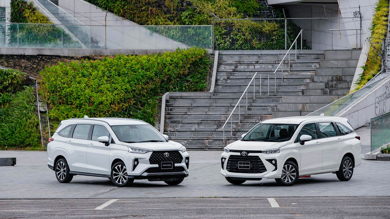 Toyota Veloz Cross và Avanza Premio.